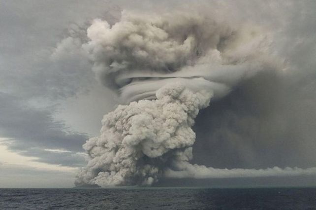 Alerta en Japón, EEUU y Chile por el tsunami originado por el volcán de Tonga