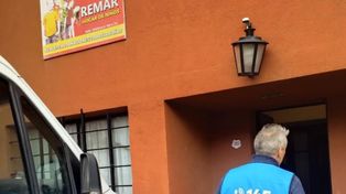Uno de los agentes que realizó los allanamientos en una sede de Remar.