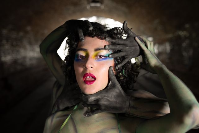 La China Roldán estrenó su primer videoclip