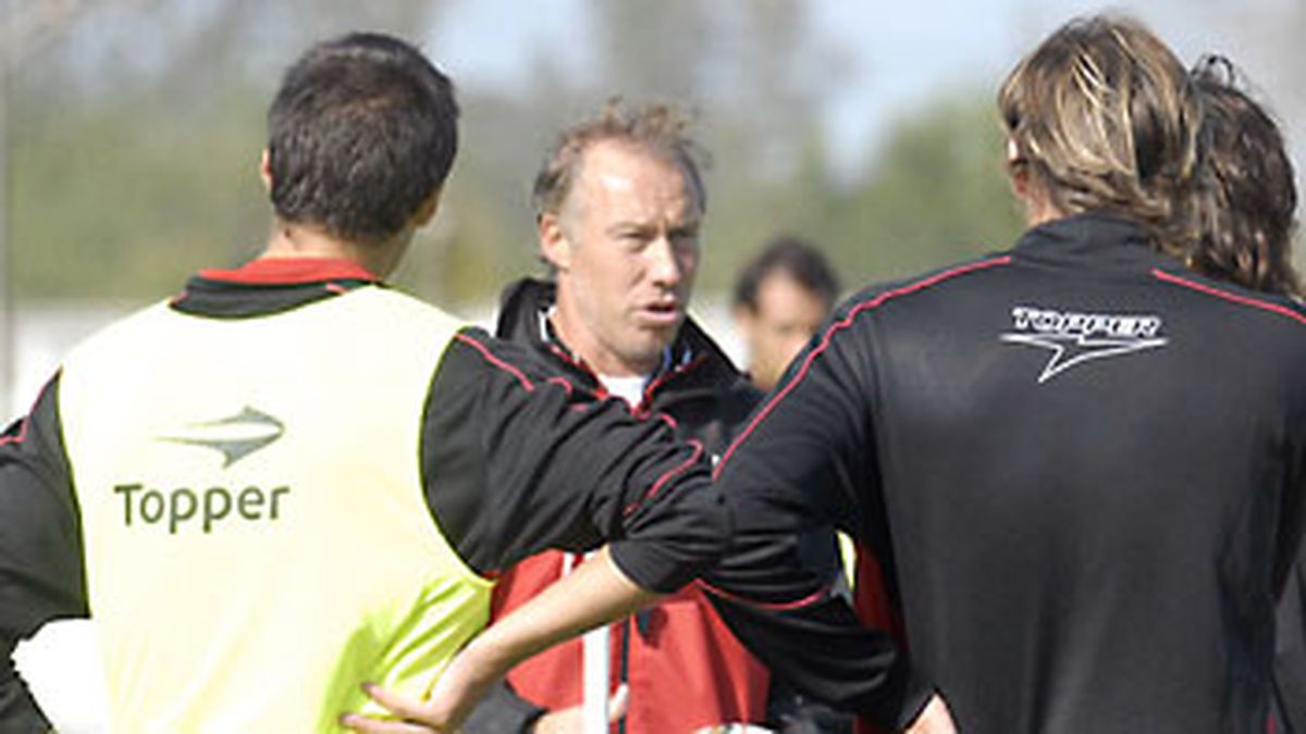 Sensini repetiría el equipo de Newells por primera vez