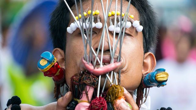 Las postales del extraño festival vegetariano tailandés