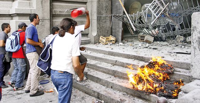 Desmanes en la estaci&oacute;n Constituci&oacute;n dejaron 13 heridos y 34 detenidos