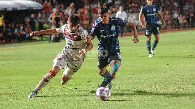 El partido entre Colón y Atlético Tucumán se adelantó para las 14 del domingo en el Brigadier López.