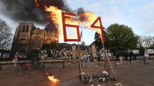 Macron promulgó la reforma previsional ante el enojo de la oposición y la promesa de más protestas en Francia