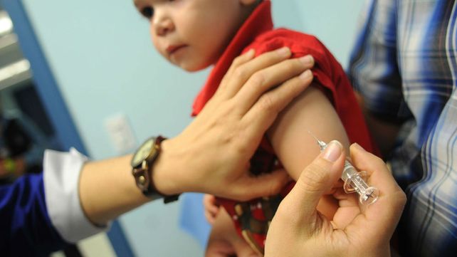 Un polémico proyecto propone terminar con la obligatoriedad de las vacunas a menores de edad