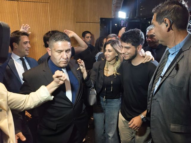 Romina Diez y Agustín Pellegrini en el búnker de La Libertad Avanza