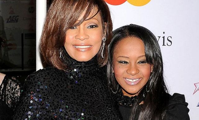 Whitney Houston fue hallada sin vida en una bañera el 11 de febrero de 2012 en Beverly Hills.