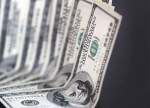 Evalúan prohibir la compra de dólar ahorro a quienes reciban subsidios energéticos