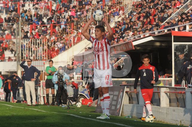 El lateral izquierdo se ganó un lugar como titular por la lesión de Bruno Pittón en el inicio del torneo. El lateral izquierdo se ganó un lugar como titular por la lesión de Bruno Pittón en el inicio del torneo.