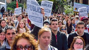 Docentes de la UNR deciden si siguen con el paro universitario
