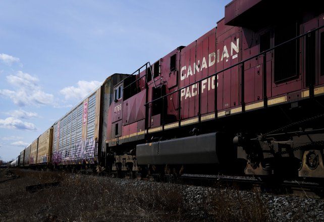 La actividad ferroviaria quedó paralizada en todo Canadá por reclamos sindicales