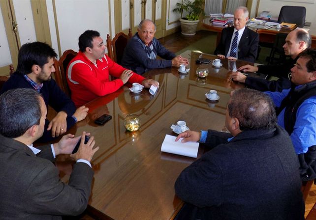 El Ministerio de Seguridad conformó una mesa de trabajo con los taxistas de Santa Fe