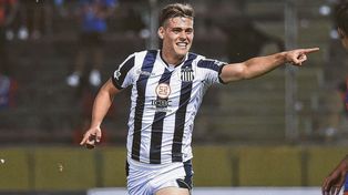 Federico Girotti marcó dos goles para el triunfo de Talleres.