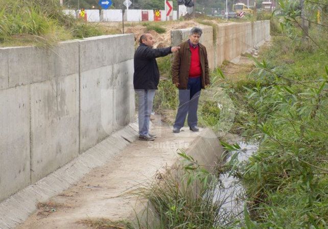 Ruta 1: el intendente de Rincón se mostró preocupado por desagües tapados ante las posibles lluvias