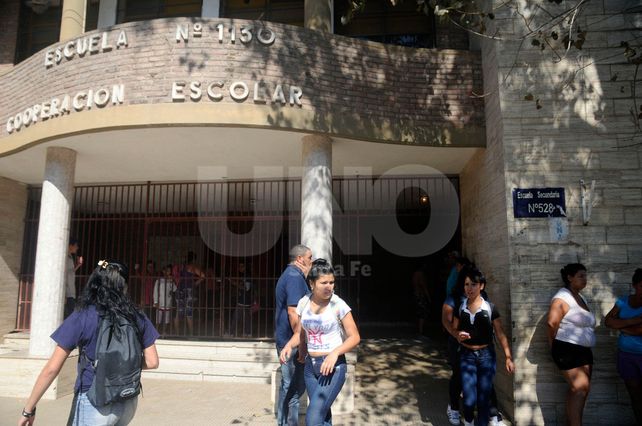 Dos escuelas piden un patrullero en la puerta para evitar tiroteos en la zona