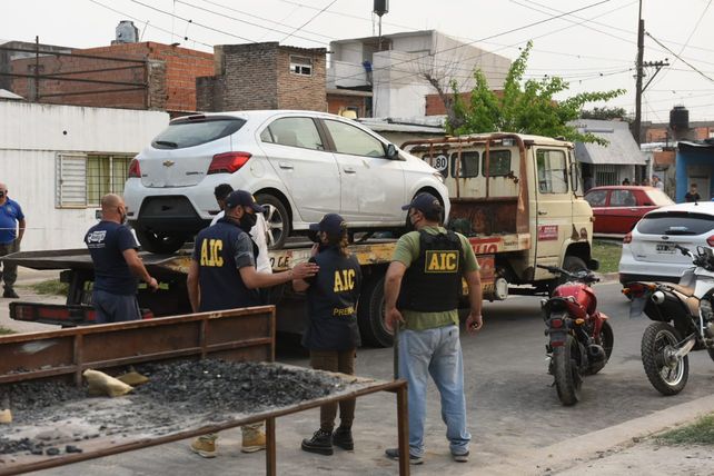El Onix de Cejas estaba en buen estado y sin las patentes. Lo hab&iacute;an dejado la noche anterior en un garaje de Ituzaing&oacute; al 730.