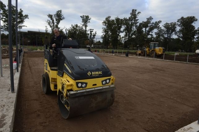 Las máquinas ya trabajan en el Hipódromo Independencia