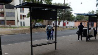 Inocentes. Al parecer uno de los tiradores se dio vuelta y disparó contra quienes esperaban el colectivo.
