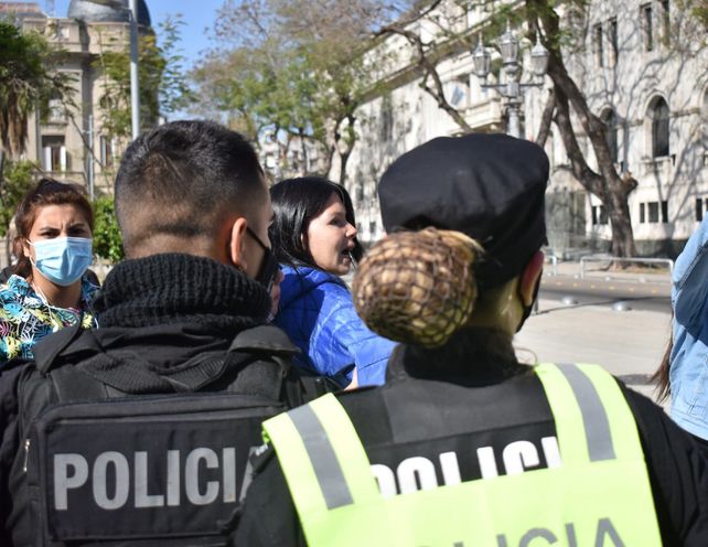 Imputaron al docente de abuso sexual y hubo manifestaciones de sus compañeros