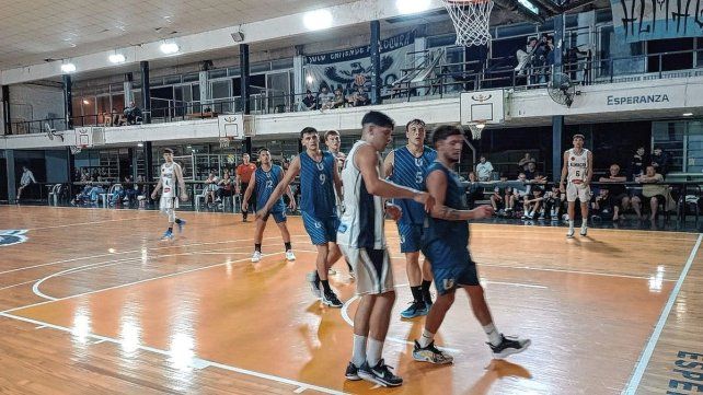 Almagro A se puso al día con amplia victoria ante UNL en el Apertura de la ASB Almagro A se puso al día con amplia victoria ante UNL en el Apertura de la ASB