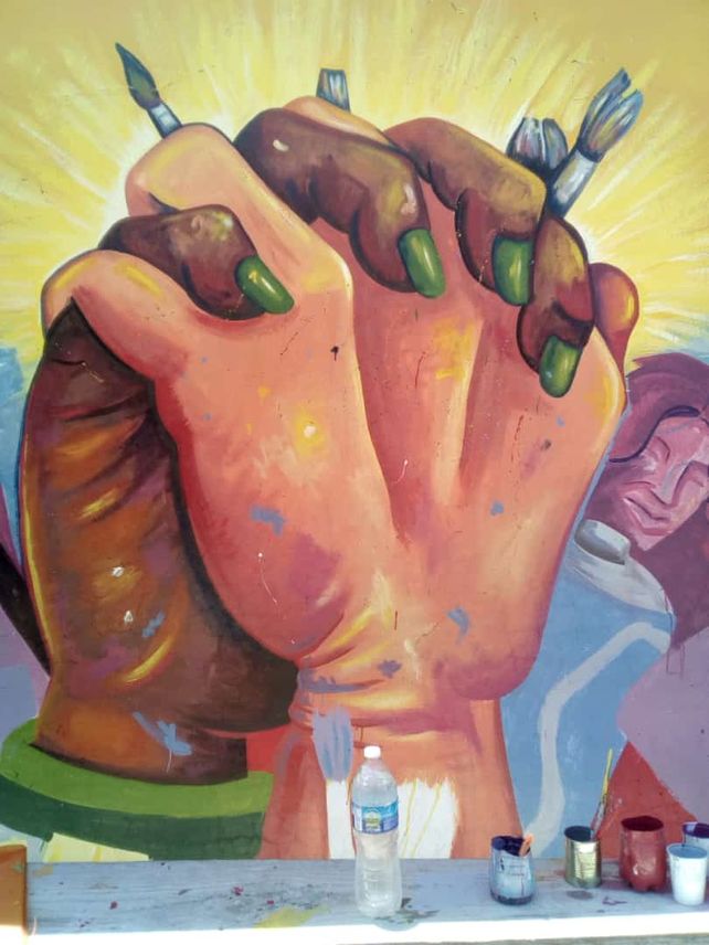 Pinceladas de arte entre quince muralistas en el aniversario de Carrizales