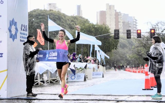 Unos cuatro mil atletas corrieron en la 24ª Maratón Internacional de la Bandera