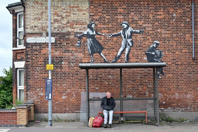 La Rural porteña se prepara para la muestra del grafitero más famoso: Banksy