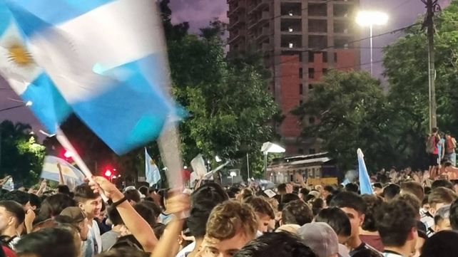 Argentina jugará la final de la Copa Mundial y despertó la euforia de los santafesinos