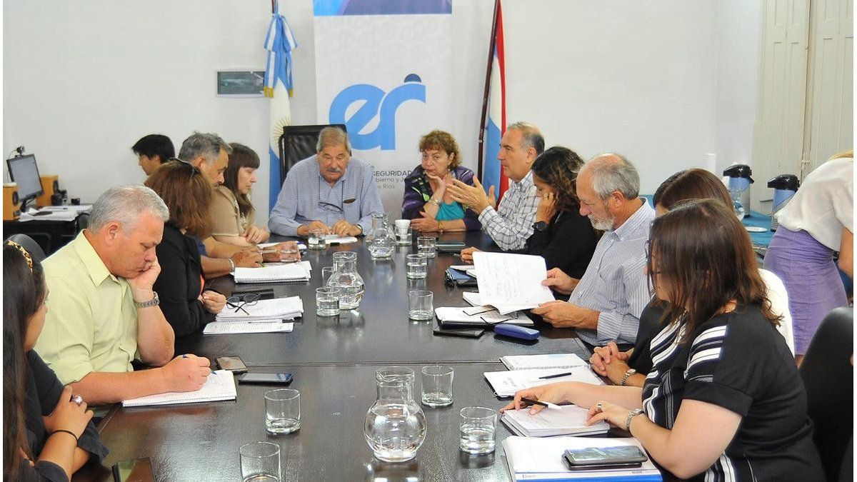 Se inicia la paritaria salarial entre el Gobierno y los gremios estatales
