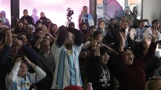 Goles y gritos: cómo mejorar la garganta si te quedaste sin voz