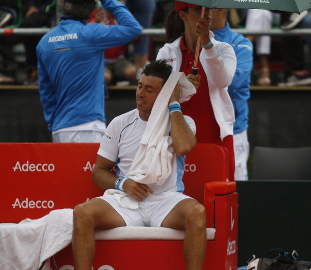 El partido entre Charly Berlocq y el italiano Lorenzi se interrumpió por la lluvia