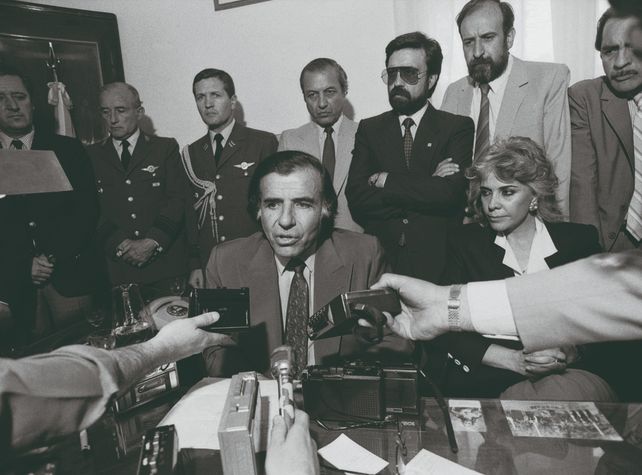 Menem en conferencia de prensa