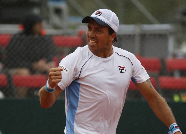 El partido entre Charly Berlocq y el italiano Lorenzi se interrumpió por la lluvia