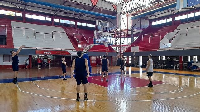Unión debuta ante Ameghino este jueves en la ciudad de Rosario. Unión debuta ante Ameghino este jueves en la ciudad de Rosario.