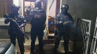 La policía detuvo a un joven por robo calificado cometido en Santo Tomé y buscan a su cómplice