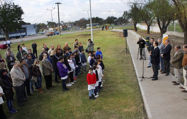 El Intendente inauguró el desagüe del Estado de Israel