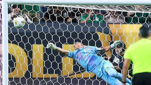 Keylor Navas fue importante el tiempo en el que estuvo en Newell's. Pero se fue en forma imprevista.