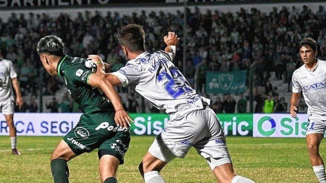 Sarmiento igualó como local.