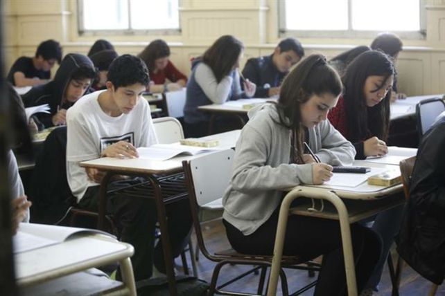 Algunos expertos creen que la repitencia complica aún más la carrera de los estudiantes con dificultades.&nbsp;