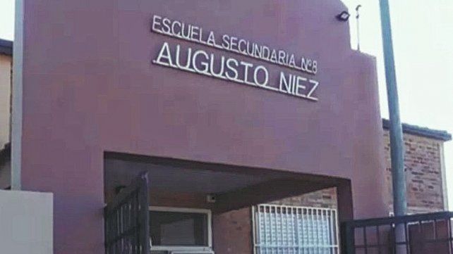 Indicaron que un niño concurrió al establecimiento escolar con un arma punzo cortante.