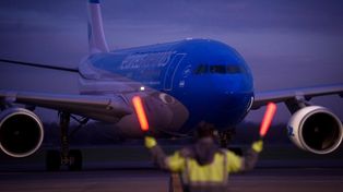 Coronavirus: parte un nuevo vuelo a Moscú para traer más dosis de Sputnik V