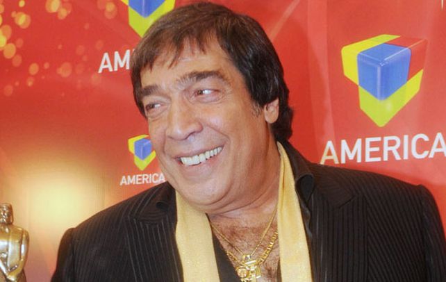 El cantor Cacho Castaña