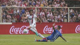 Todo intento. May hizo un partido a todo sacrificio. Newell’s otra vez contundente.