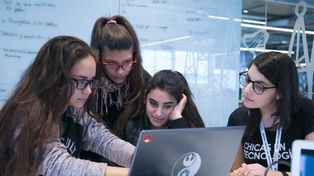 La provincia de Santa Fe lanzó programas de capacitación en economía del conocimiento, presenciales y virtuales.