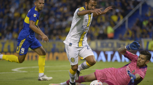 Esta infracción de Rossi a Gamba le permitió a Central tener un penal tras 32 partidos.