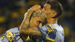 Alejo Veliz y Ángel Di María, los goleadores de Central, son dos de los jugadores que están al límite con las amarillas.