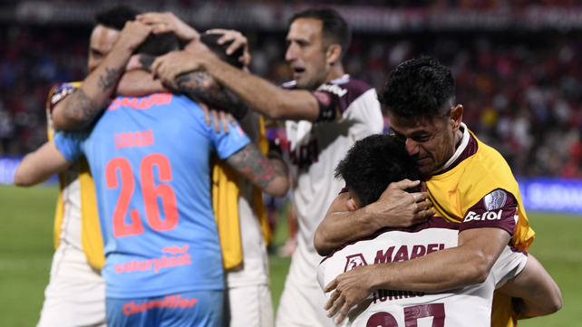 El Granate festejó su pasaje a semifinales de Sudamericana tras eliminar al DIM en Colombia.