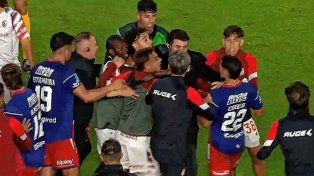 Final caliente entre Estudiantes y Unión con empujones, insultos e impotencia