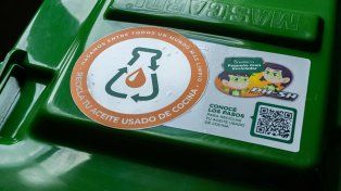 En Rosario existen puntos verdes para que la gente pueda llevar su aceite usado y reciclarlo.