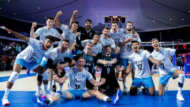 Argentina juega en Rosario. El combinado masculino de vóley se presenta en el estadio cubierto de Newells ante Serbia.&nbsp; 